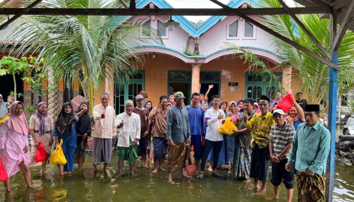 Legislator Golkar DPRD Demak Salurkan Bantuan Korban Banjir di Bonang, Dorong Normalisasi Sungai Tuntang