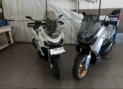 Adu Spesifikasi Yamaha NMAX Turbo Vs Honda ADV 160, Mana Skutik Premium Terbaik?