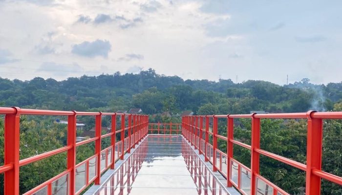 Meski Pembangunan Sudah Rampung, Jembatan Kaca Tinjomoyo Belum Dibuka Tahun 2025