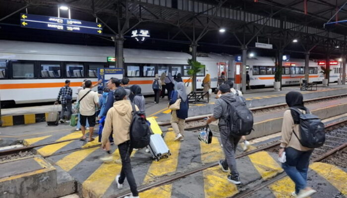 86 Ribu Tiket Kereta Api Disiapkan Hadapi Long Weekend Waisak 2025