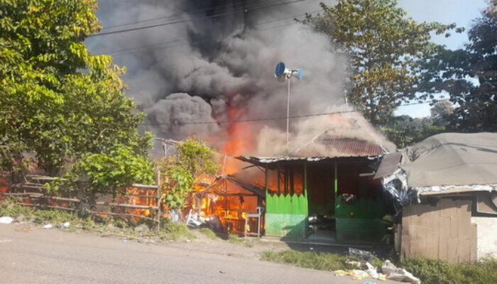 Belasan Bedeng di TPA Jatibarang Terbakar, Damkar Kerahkan 4 Armada Padamkan Api