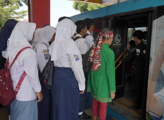Program Kartu BRT Diinisiasi Agustina-Iswar, Pelajar dan Mahasiswa Gratis Naik Trans Semarang