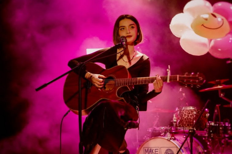 Momen Jubilee Marisa ketika konser