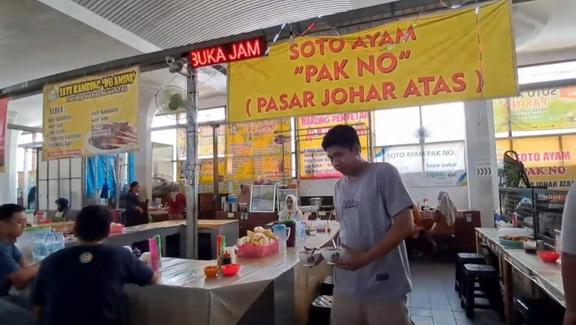 Mencicipi Soto Ayam Legend Ditengah Bangunan Cagar Budaya Pasar Johar Semarang