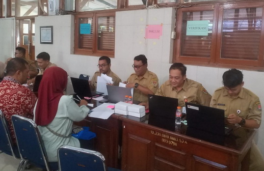 Dinas Pendidikan Kota Semarang secara resmi merilis jadwal pelaksanaan Sistem Penerimaan Murid Baru (SPMB) untuk jenjang Taman Kanak-Kanak (TK), Sekolah Dasar (SD), dan Sekolah Menengah Pertama (SMP) Negeri Tahun Ajaran 2025/2026.