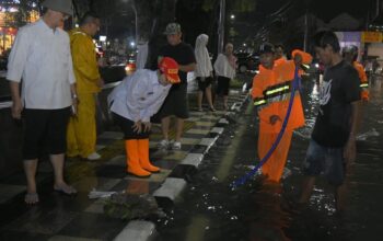 Hujan Lebat Sebabkan Banjir di Sejumlah Titik, Walikota Agustina Tinjau Rumah Pompa Semarang