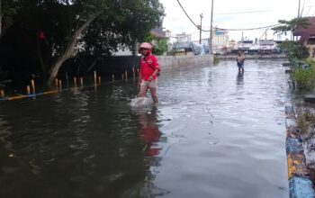 Tanggul di Tanjung Mas Semarang Jebol, Air Rob Meluber Ganggu Aktivitas Pelabuhan