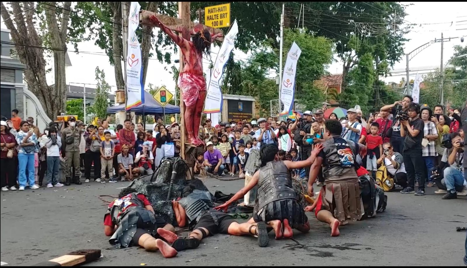 10.000 Peserta Meriahkan Karnaval Paskah, Agustin: Jadi Simbol Kerukunan Beragama di Semarang