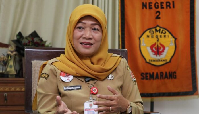 Inspiratif! Cerita Nining Sulistyaningsih Terapkan ‘Ledy Bar’ Metode Pembelajaran Menyenangkan di SMPN 2 Semarang
