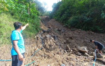 Sempat Tertutup Material Longsor, Jalan Utama Desa Wirogomo Kabupaten Semarang Sudah Bisa Dilewati