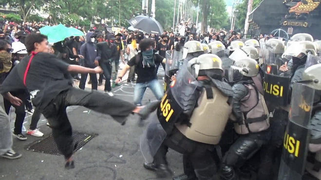 Semarang Hari Buruh Ricuh