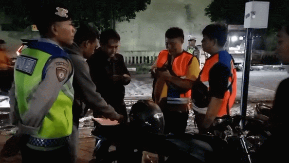 Operasi Pekat