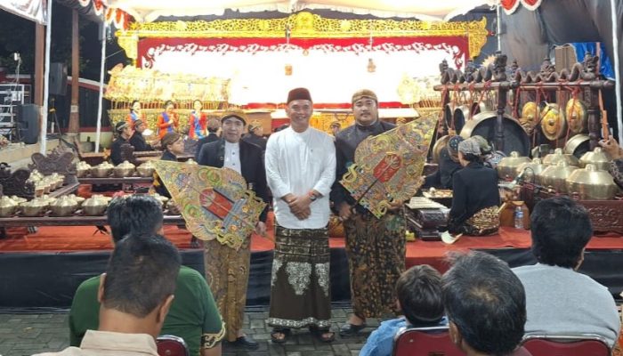 Rutin Gelar Pementasan Wayang Kulit, Ketua DPRD Jateng Sumanto Dorong Regenerasi Dalang Muda
