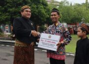 Hardiknas di Blora: Adat Jawa, Santunan Guru, dan Harapan Pendidikan Bermutu
