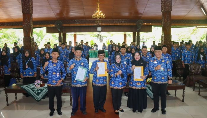 Upaya Tingkatkan Mutu Pendidikan, Pemkab Blora Lantik 40 Pengawas Sekolah dan 77 Kepala Sekolah