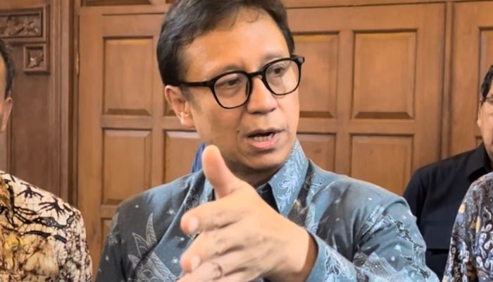 Warganet Khawatir Vaksin TBC Bill Gates Ada ‘Chip’, Menkes: Hoaks Jahat Itu