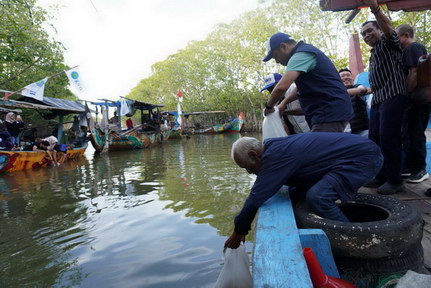 KNTI sebar benih ikan