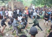 Tradisi Unik Sawuran Nasi di Blora, Mirip Tawuran tapi Penuh Makna!