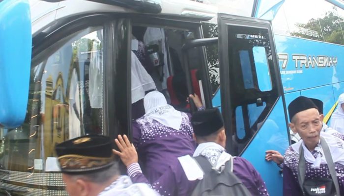 Pelepasan Calon Haji Asal Blora Sempat Tertunda, Ini Sebabnya