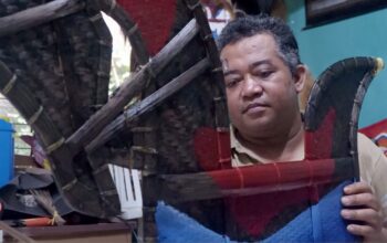 Teguh Rahayu Slamet, penjaga warisan kuda lumping Semarang. (Boow Pribadi/beritajateng.tv)
