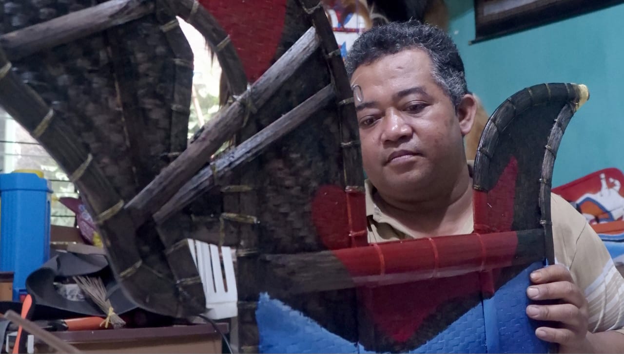 Teguh Rahayu Slamet, penjaga warisan kuda lumping Semarang. (Boow Pribadi/beritajateng.tv)