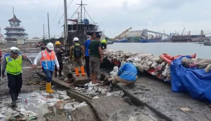 Mulai Diperbaiki, Pelindo Ungkap Penyebab Jebolnya Tembok Penahan Air Pelabuhan Tanjung Emas Semarang