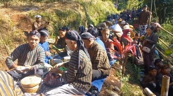 Acara Kupatan dan Merti Dusun Sombron