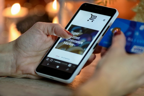 ilustrasi gratis ongkir e-commerce