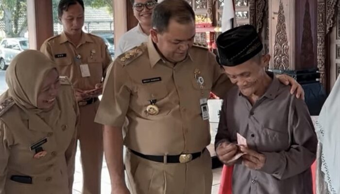 Ribuan Warga Semarang Terima Bantuan Dana Hasil Cukai, Bupati: Jangan Digunakan untuk Judol