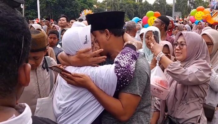 Tiba Kembali di Tanah Air, Ratusan Jamaah Haji Blora Disambut Tangis Haru Sanak Saudara