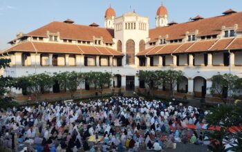 Shalat Idul Adha di Tengah Bangunan Heritage Lawang Sewu Semarang, Ibadah Sembari Wisata Sejarah