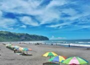 View Pantai Parangtritis Yogyakarta