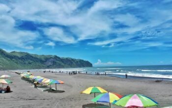 View Pantai Parangtritis Yogyakarta