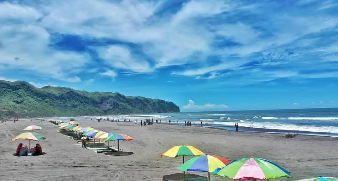 View Pantai Parangtritis Yogyakarta