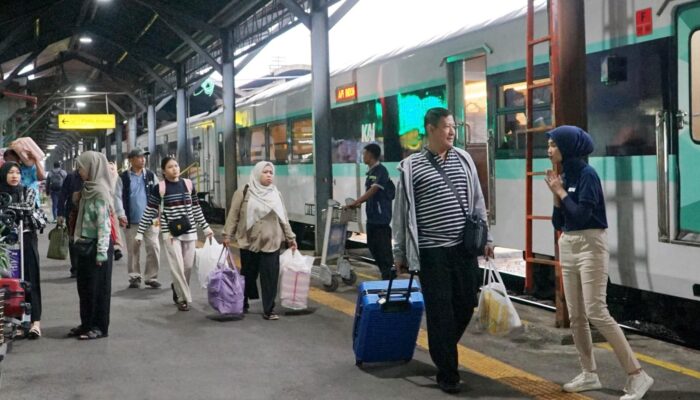 KAI Catat 27 Ribu Penumpang Padati Stasiun Daop 4 Semarang, Puncak Libur Idul Adha