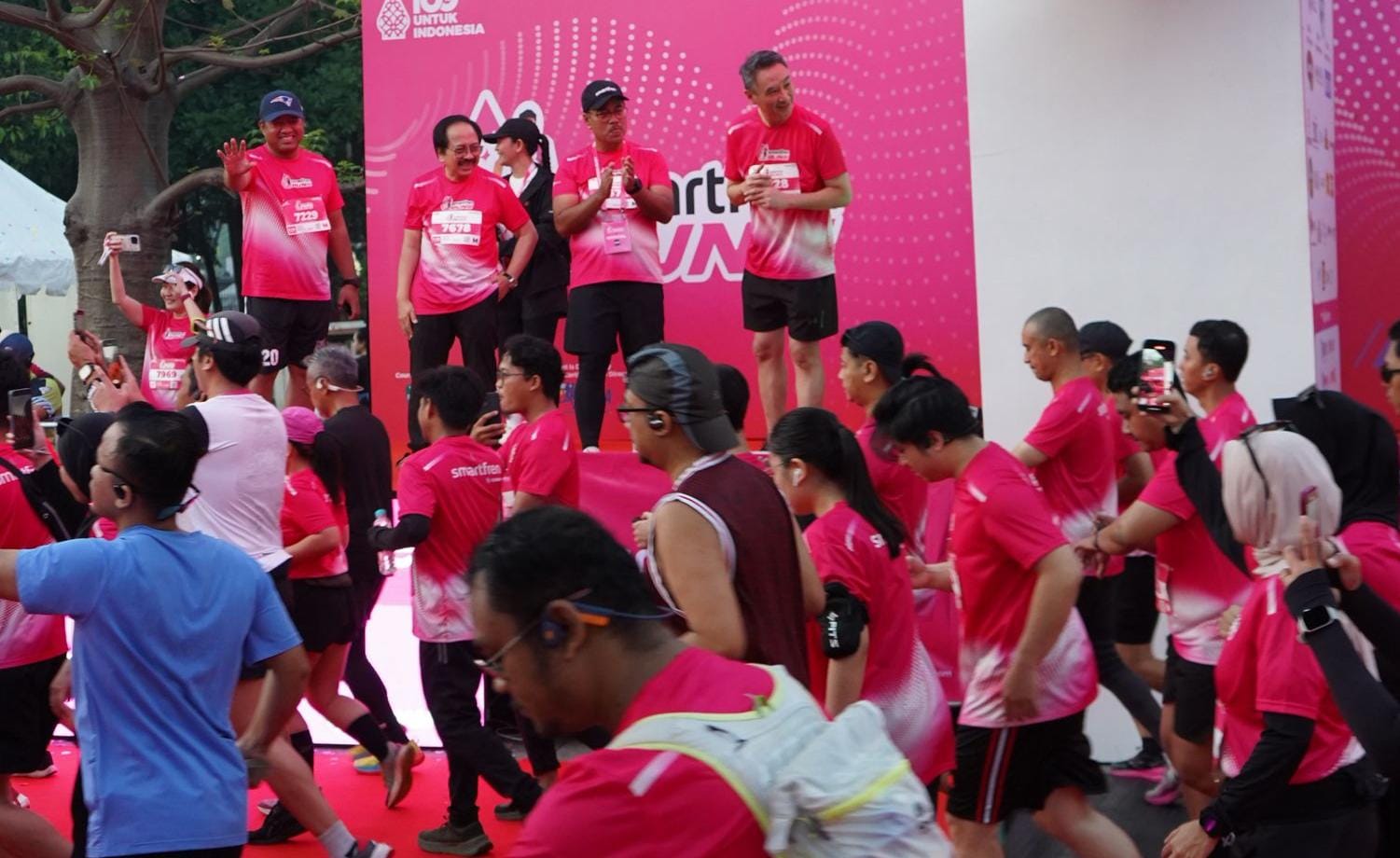 Pecah! 5.000 Pelari Meriahkan Smartfren Run 2025 di Jakarta