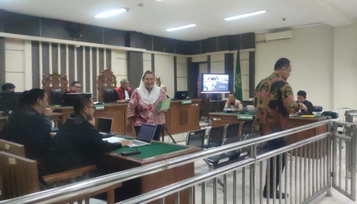 Sidang Daring Karena Sakit, Rachmat Djangkar Nangis Ngaku Menderita Terseret Kasus Mbak Ita