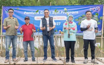Bank Raya Tanam Ribuan Pohon Bakau, Dukung Kelestarian Laut dan Bantu UMKM Berkembang