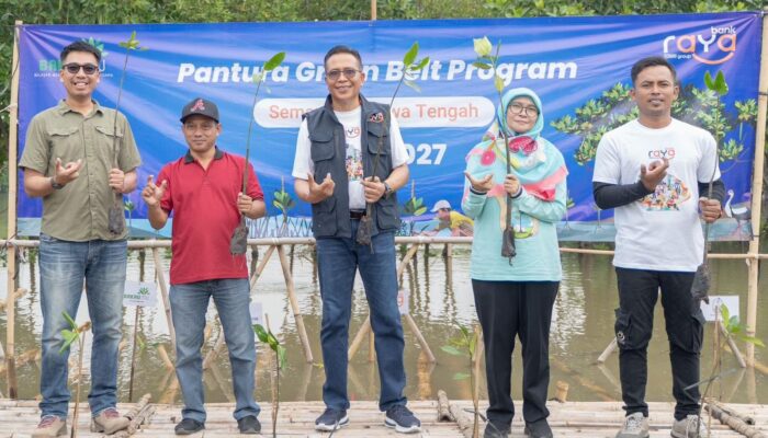 Bank Raya Tanam Ribuan Pohon Bakau, Dukung Kelestarian Laut dan Bantu UMKM Berkembang