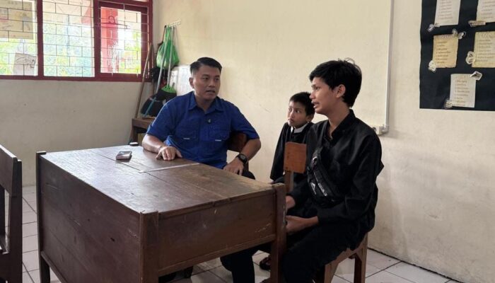 Ibu Stroke Ayah Meninggal, Ada Cerita Haru Dibalik Petugas Damkar Semarang Ambilkan Rapor Siswa
