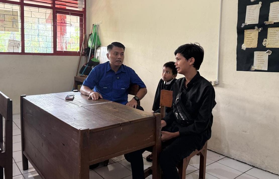 Ibu Stroke Ayah Meninggal, Ada Cerita Haru Dibalik Petugas Damkar Semarang Ambilkan Raport Siswa