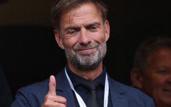 Potret Klopp di Anfield setelah berhenti menjadi pelatih Liverpool