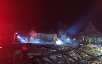Diduga Korsleting Listrik, Empat Rumah di Kajengan Todanan Blora Ludes Dilalap Api