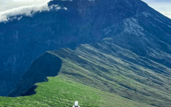 Gunung Rinjani. (Instagram/@btn_gn_rinjani) // open trip viral