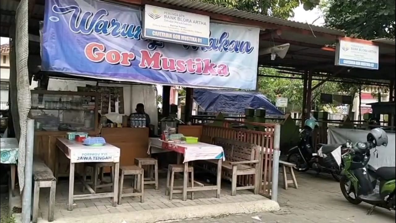 Pedagang GOR Mustika