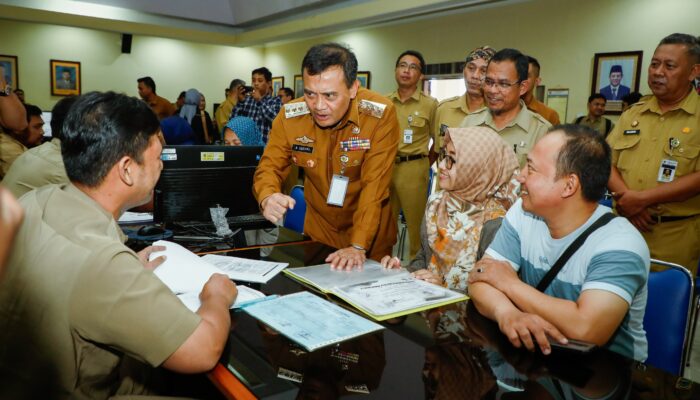 Orangtua Keluhkan Sistem SPMB, Ahmad Luthfi Pastikan Solusi dan Transparansi