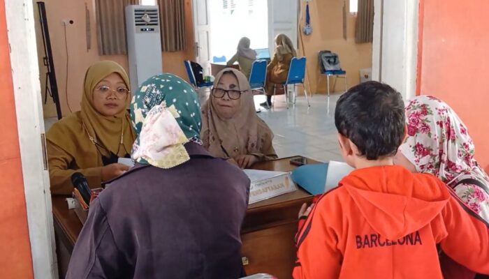 Kuota Terbatas, Ratusan Anak Berkebutuhan Khusus Rebutkan 40 Kursi di SLB Negeri Semarang