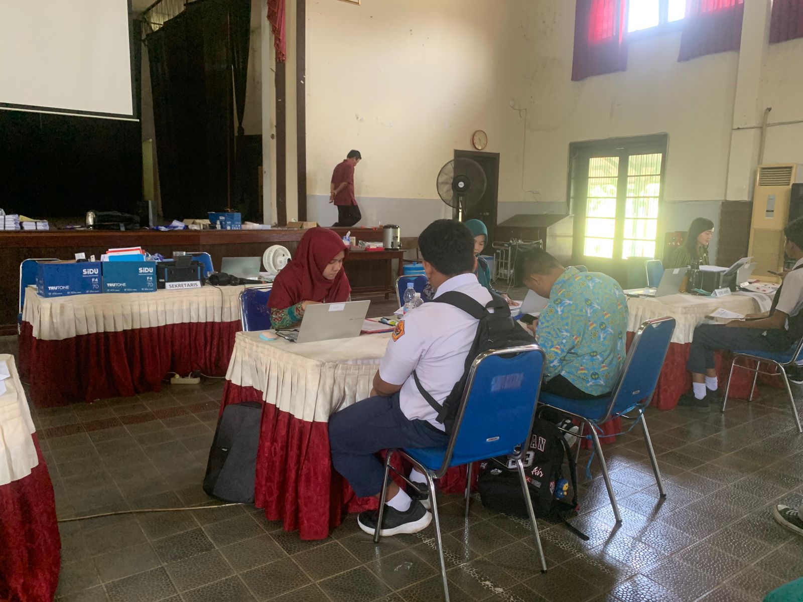 Proses Pendaftaran Ulang CMB SMAN 1 Semarang hari ke dua (Yuni Esa Anugrah/beritajateng.tv)