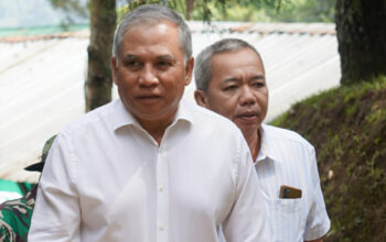 Mayjen TNI Purn Chairawan K Nusjirwan (kiri). (Dok)