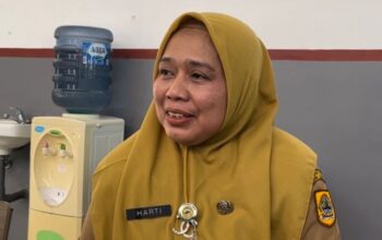 Kepala SMKN 3 Kota Semarang, Harti,